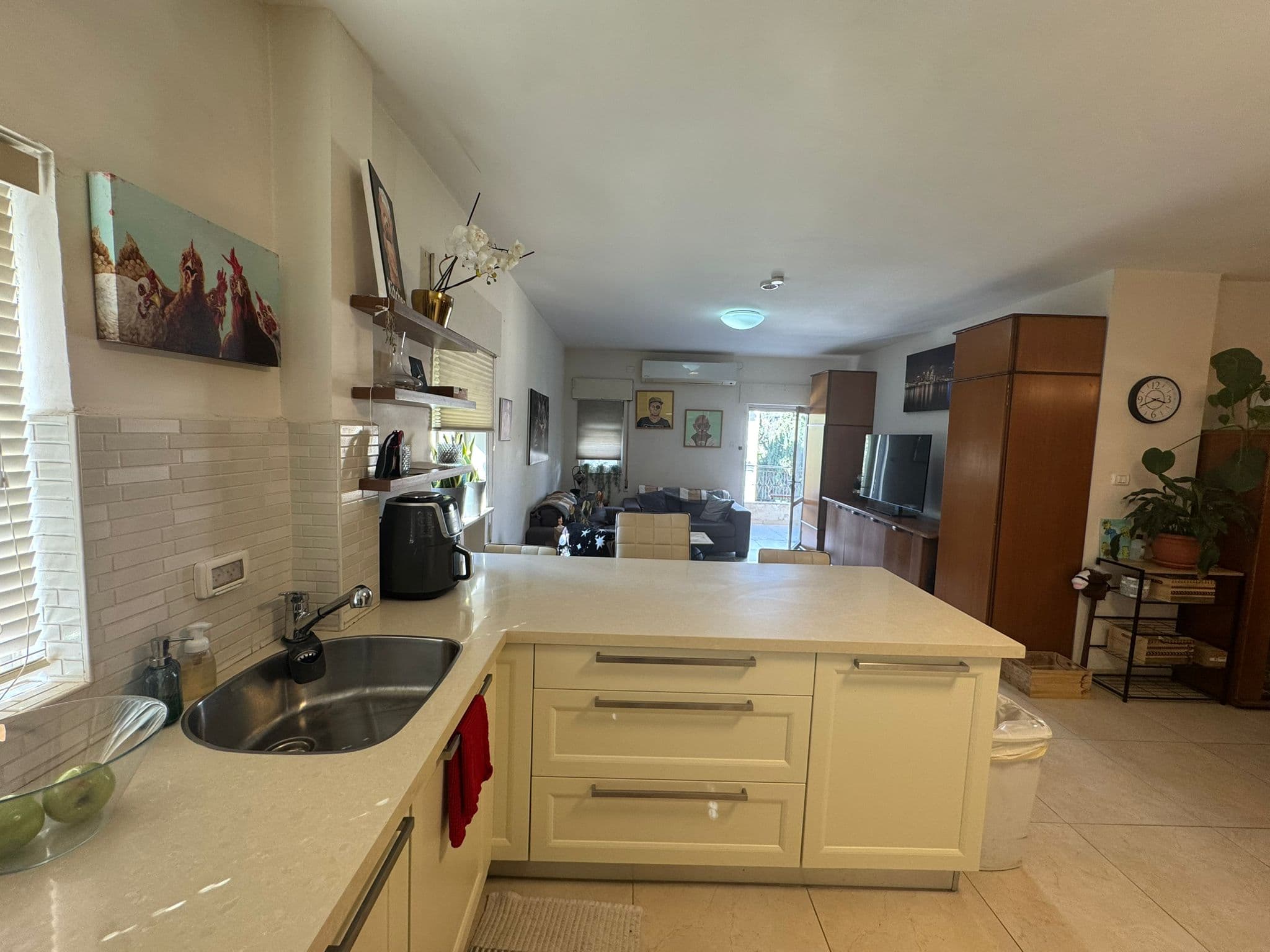 Rehavia • 3 Bedroom Apartment photo 3